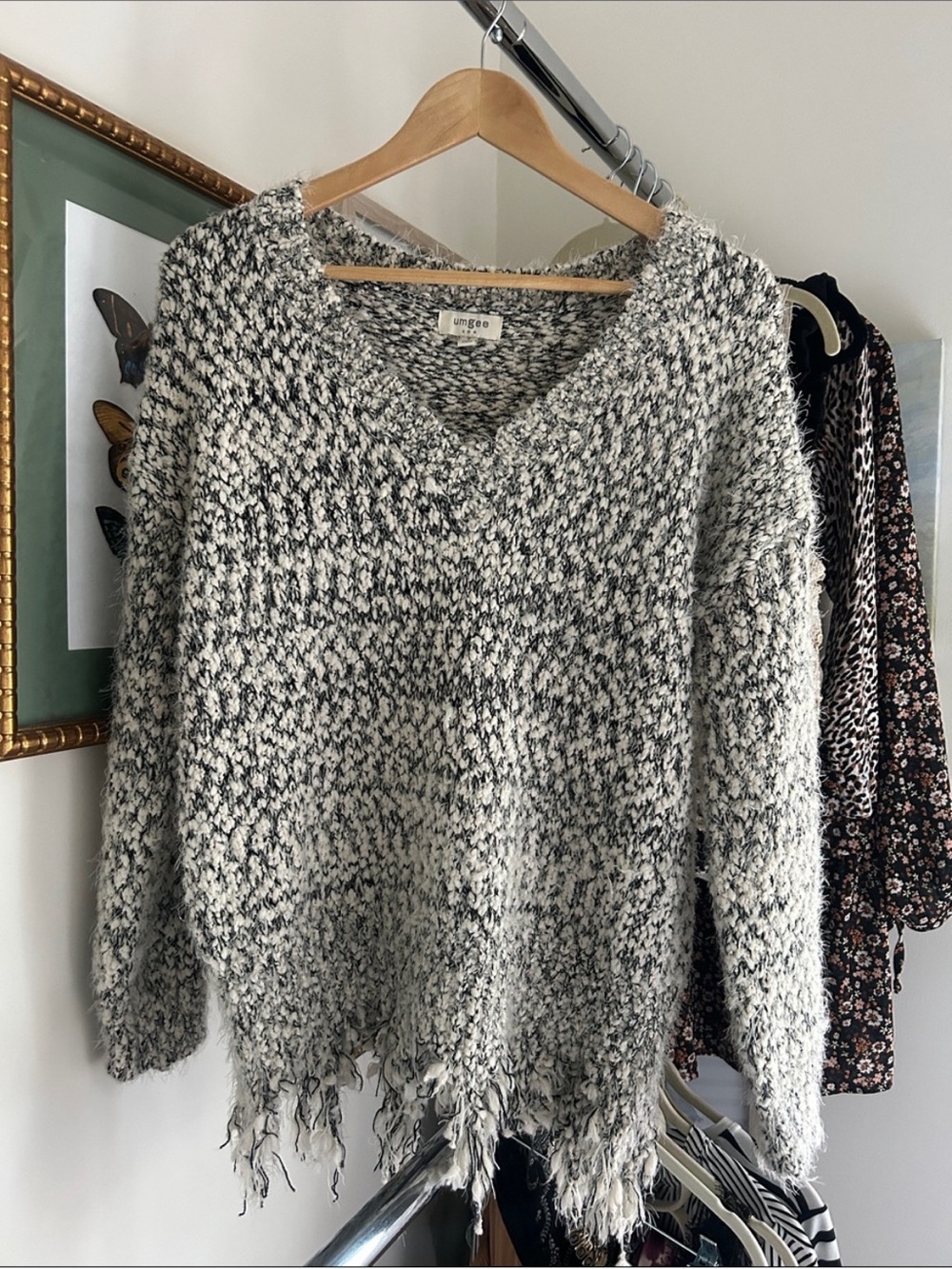 Umgee S gray & White Marled Fringe V-Neck Sweater
